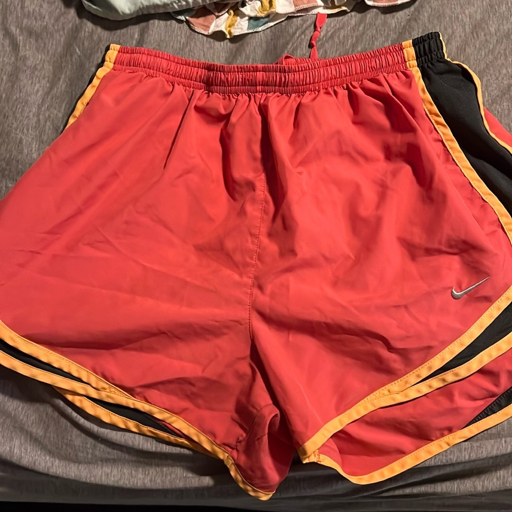 Nike running peach/corral size M womens shorts